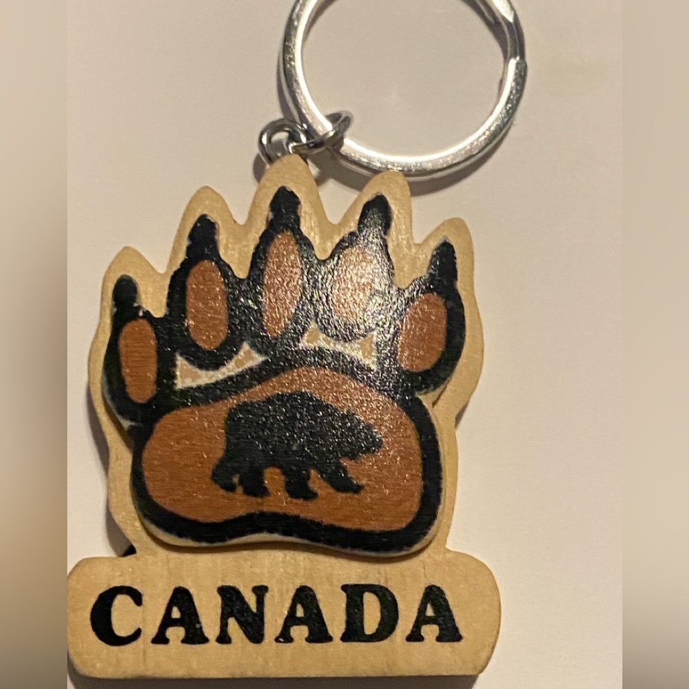 Canada BearPaw 🐾 Key chain